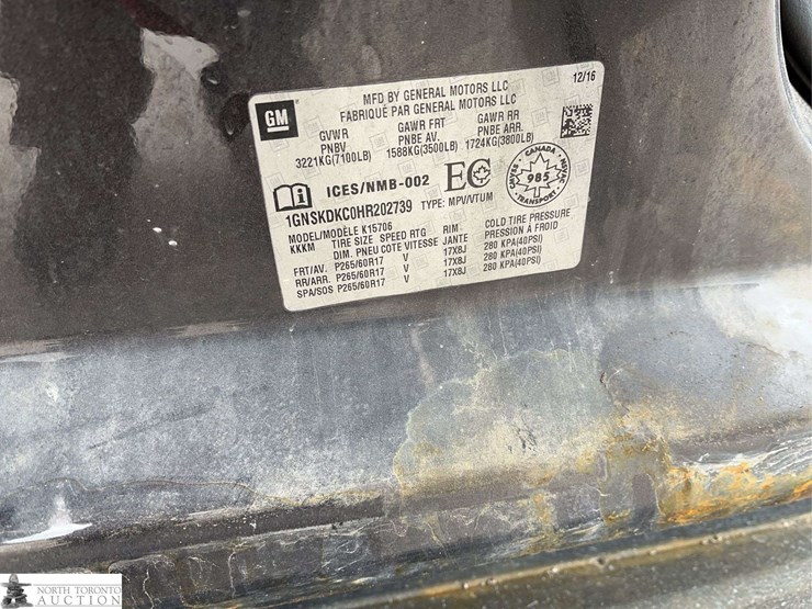 2017-chevrolet-tahoe-image-21