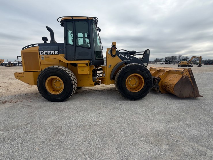 2018-deere-544k-image-2