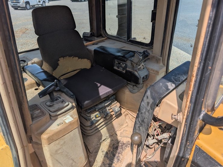 2001-caterpillar-d5m-xl-image-8