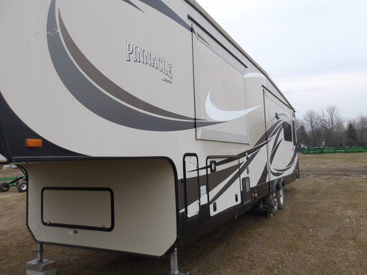 #7364-•-2015-jayco-pinnacle-fifth-wheel-camper-image-6