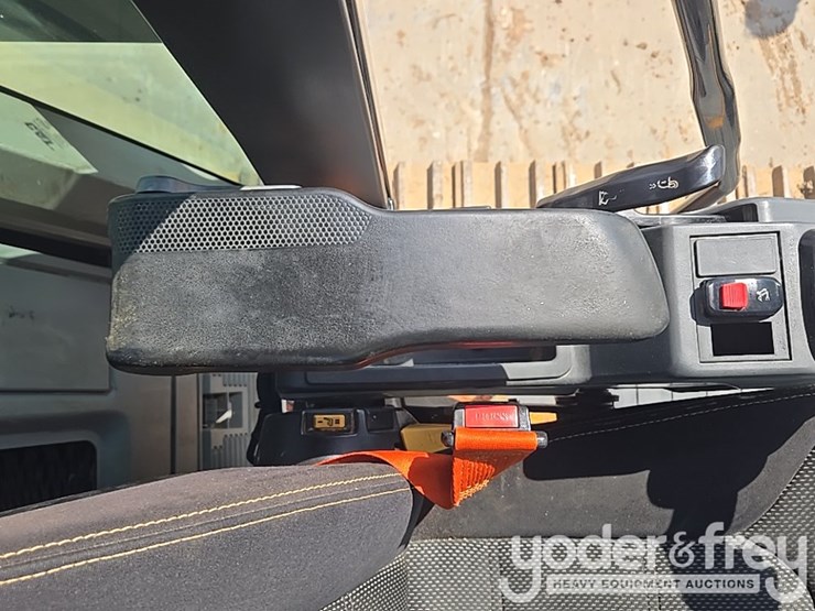 2019-caterpillar-336-image-94