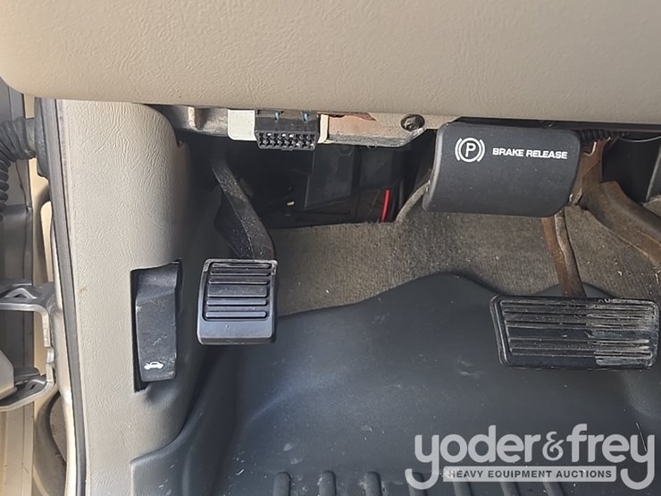 2002-chevrolet-silverado-2500hd-image-100