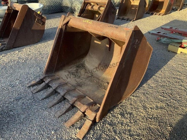 36in-excavator-bucket-image-1