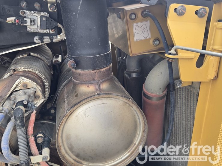 2019-caterpillar-d6-lgp-image-53