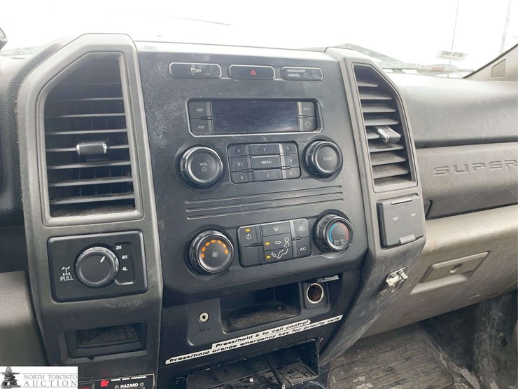 2017-ford-f350-image-13