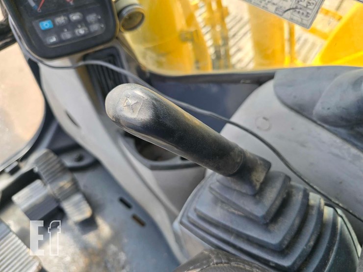 kobelco-sk350-lc-image-19