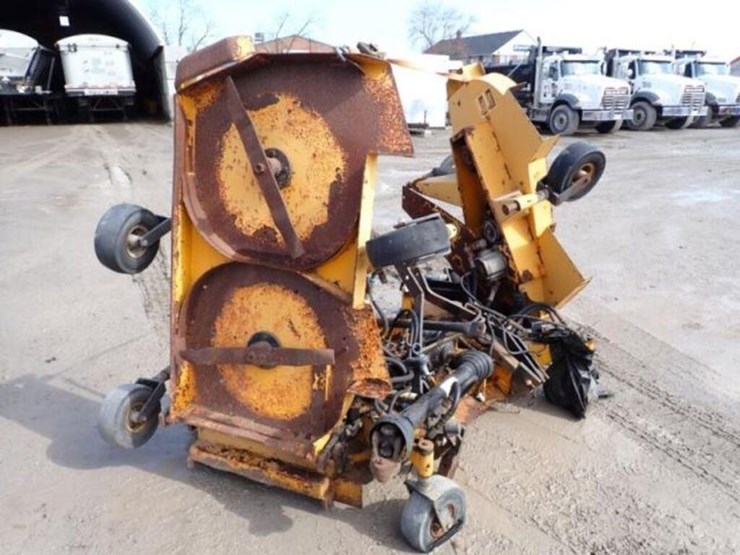 trackless-m14-pto-batwing-mower-235-image-3