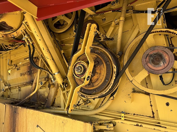 1987-new-holland-tr86-image-7