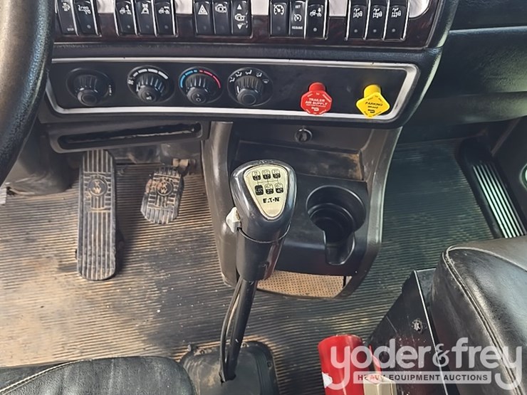 2014-kenworth-t800-image-136