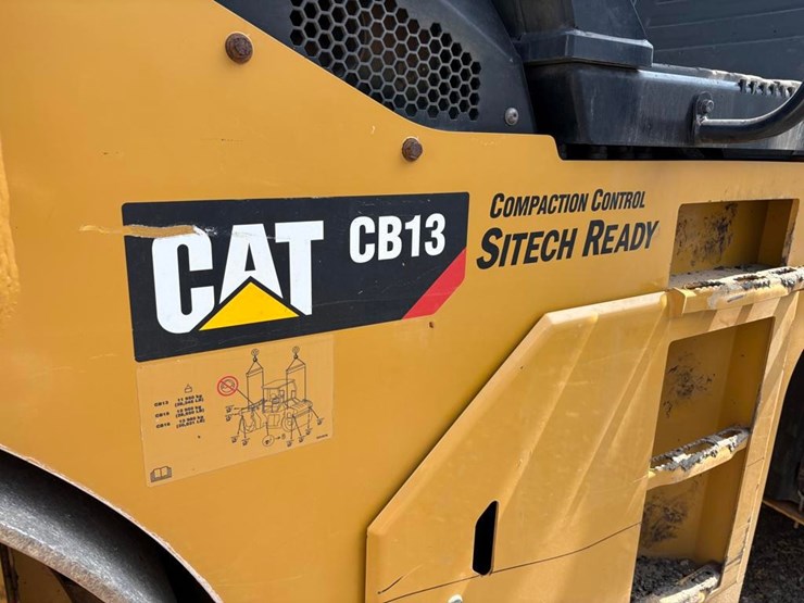 2018-caterpillar-cb13-image-16