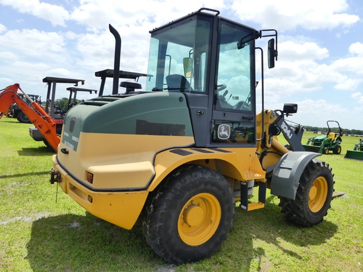 2014-deere-324j-image-3