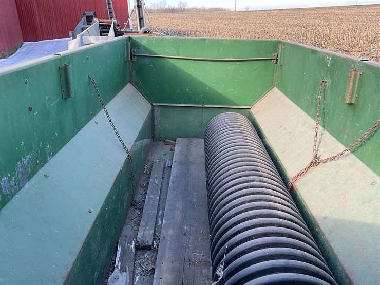 john-deere-steel-sided-flare-box-and-running-gear-image-8