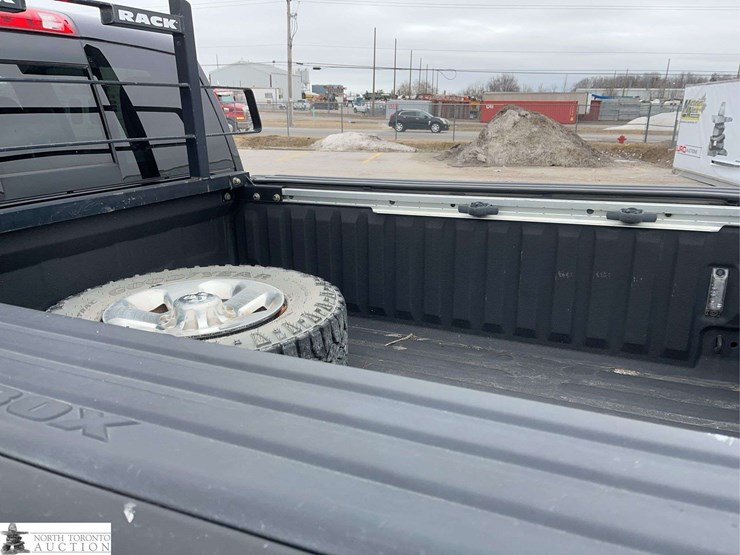 2016-dodge-2500-image-17