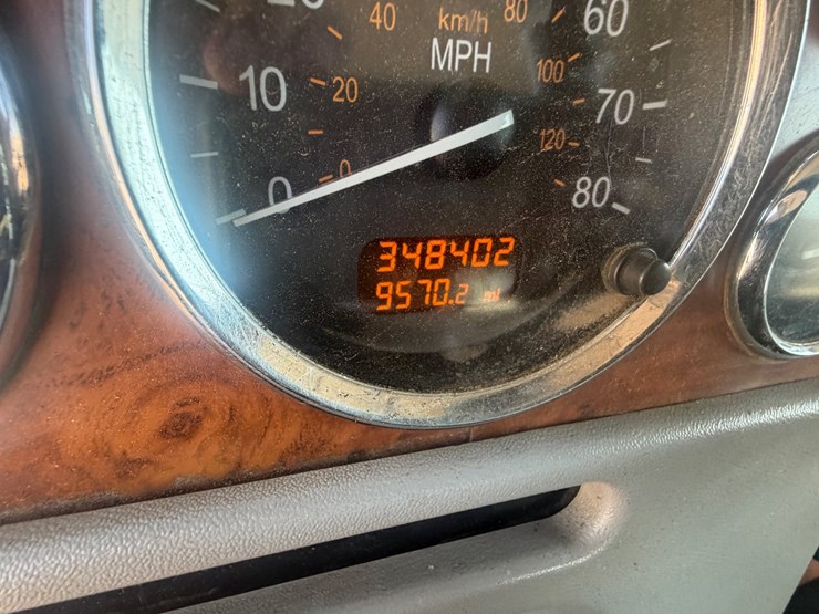 2009-peterbilt-367-image-52