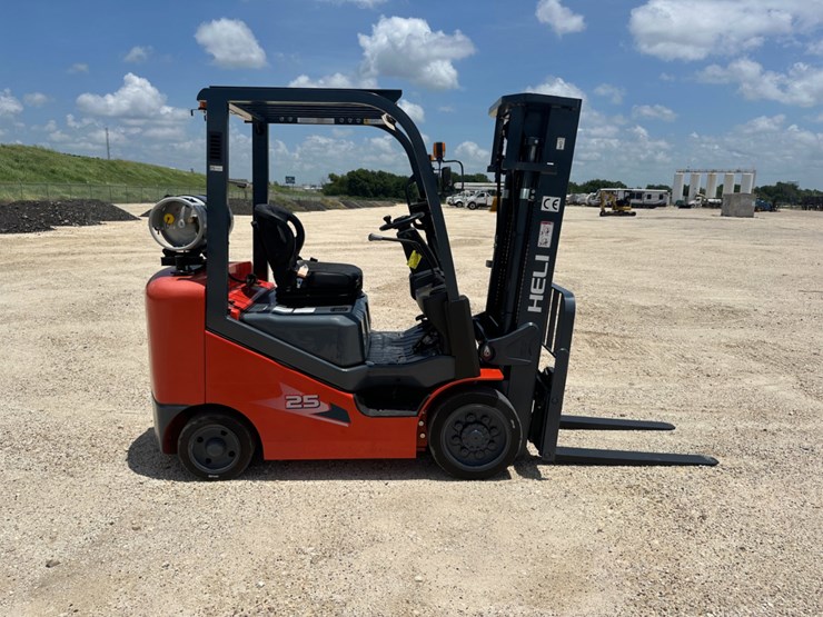 heli-5k-forklift-image-4