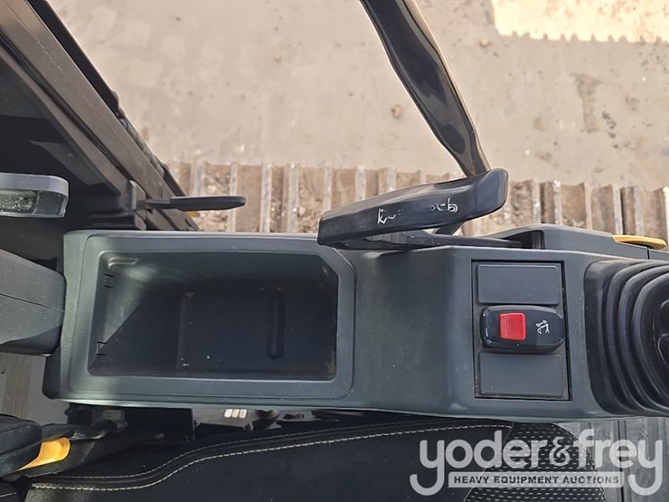 2019-caterpillar-336-image-151