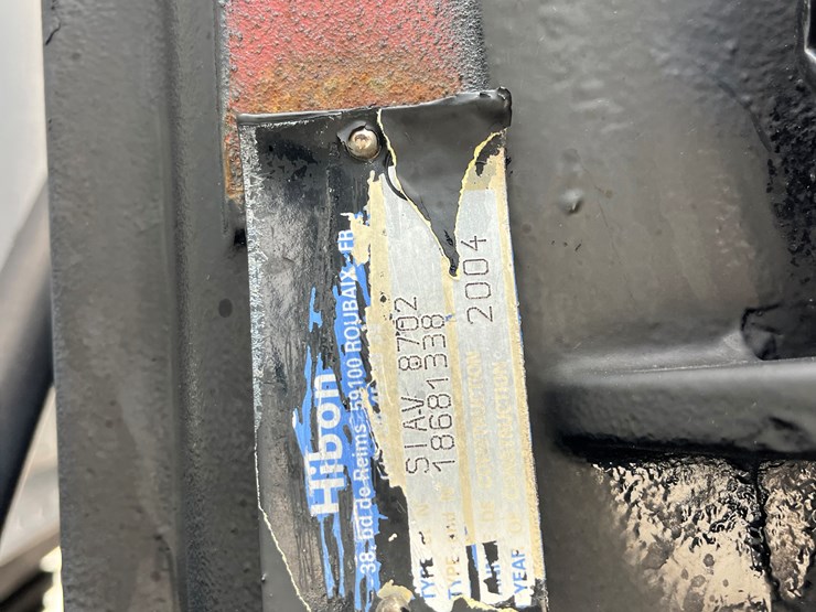 2005-sterling-lt9500-image-17