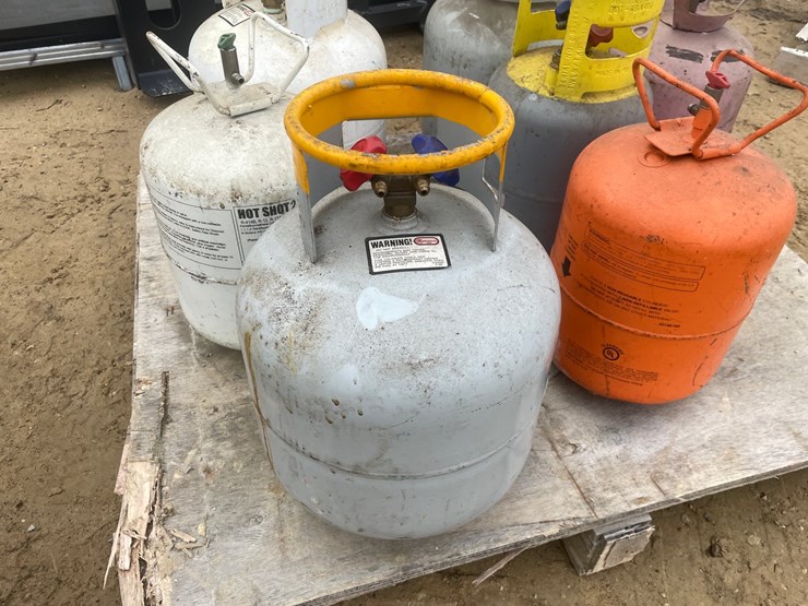 #3922-•-(7)-refrigerant-tanks-and-(1)-nitrogen/argon-tank-image-10