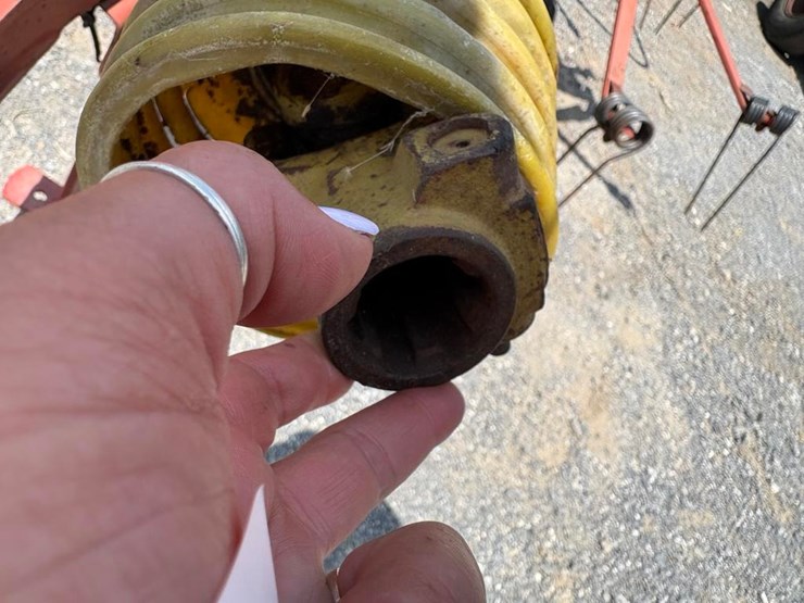 new-holland-163-image-5