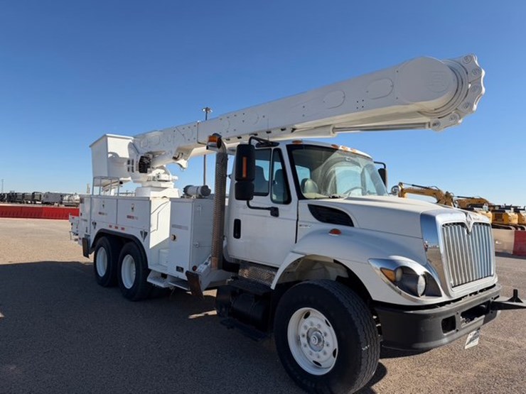 2010-international-workstar-7400-image-3