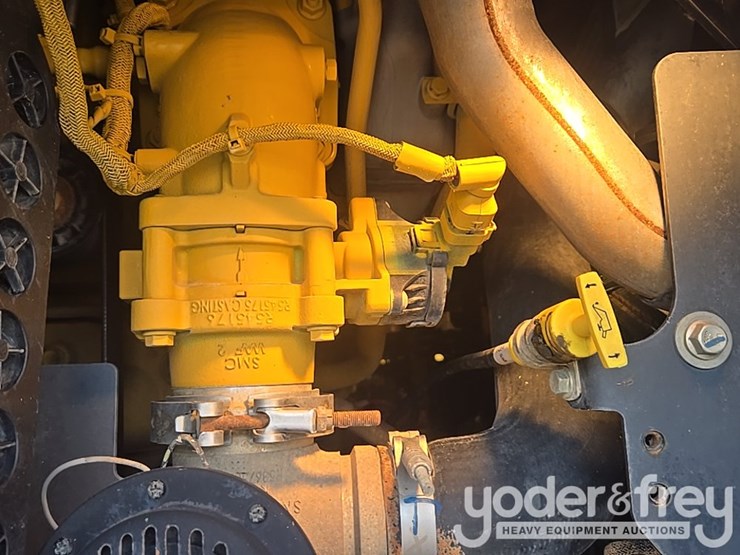 2022-deere-260e-image-95