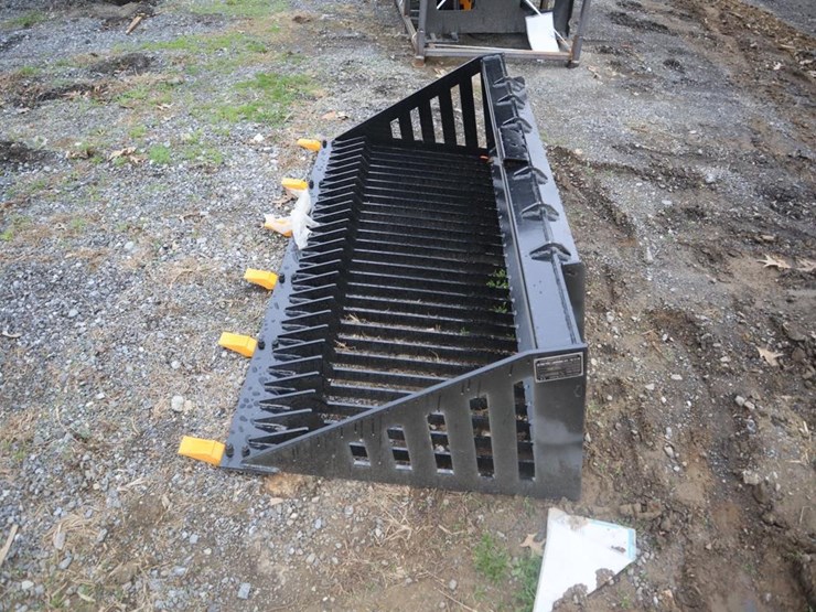 future-skid-steer-rock-bucket-image-3
