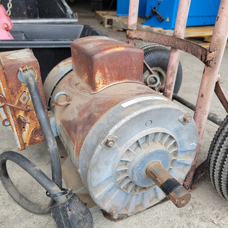 Lot 21. 3hp single phase 220v motor, just rebuilt at Eggers electric of Bismarck. Store inside since rebuild. 1" shaft on motor