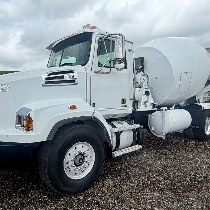 2022 WESTERN STAR 4700