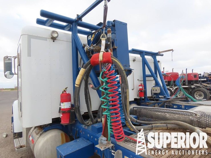 2013-peterbilt-365-image-5