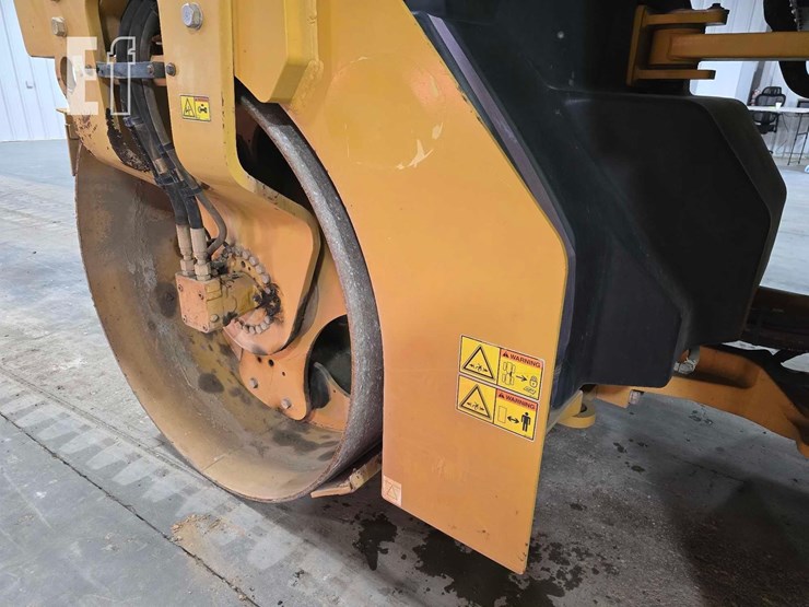 2017-caterpillar-cb10-image-15