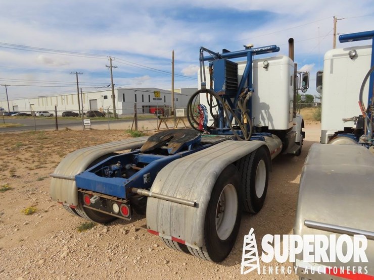 2012-peterbilt-365-image-3