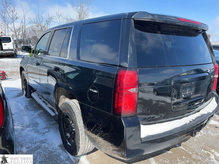 2017-chevrolet-tahoe-image-27