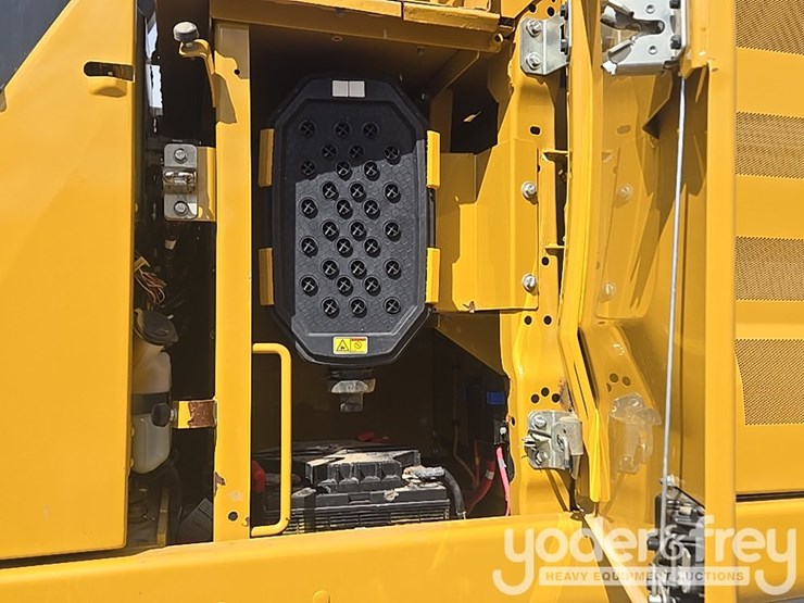 2019-caterpillar-336-image-30