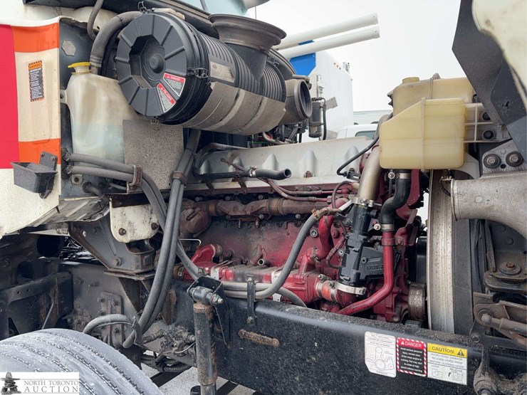 non-operable-2014-mack-pinnacle-t/a-day-cab-tractor-image-23