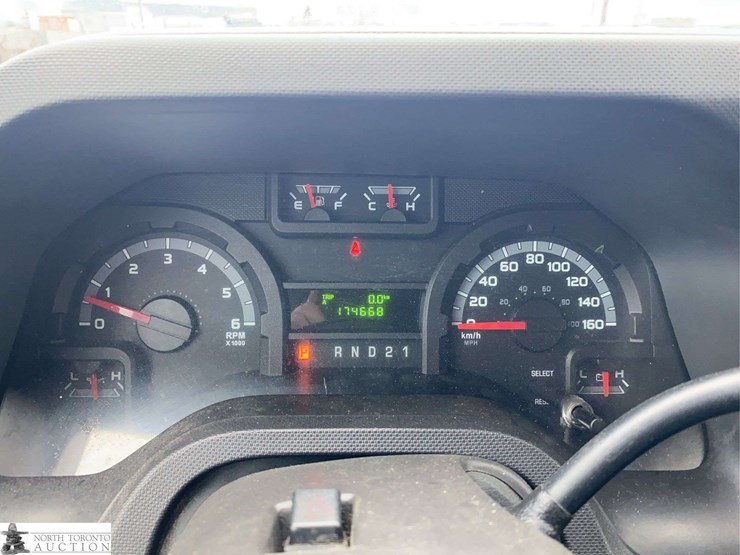 2011-ford-cargo-image-11