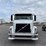 #31952-•-2010-volvo-vnl-tandem-axle-truck-tractor-image-5