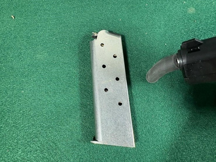 rock-island-armory-45-acp-pistol-image-9