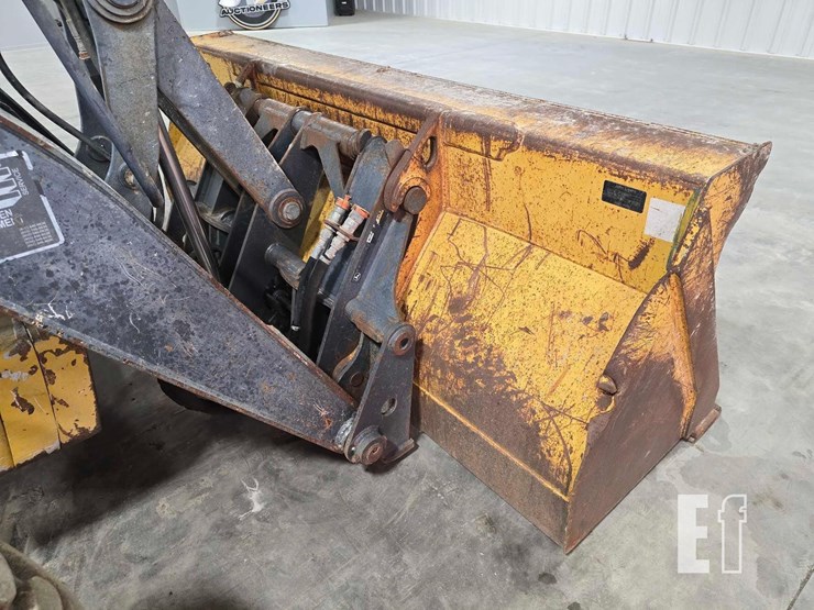 2011-deere-310sj-image-11