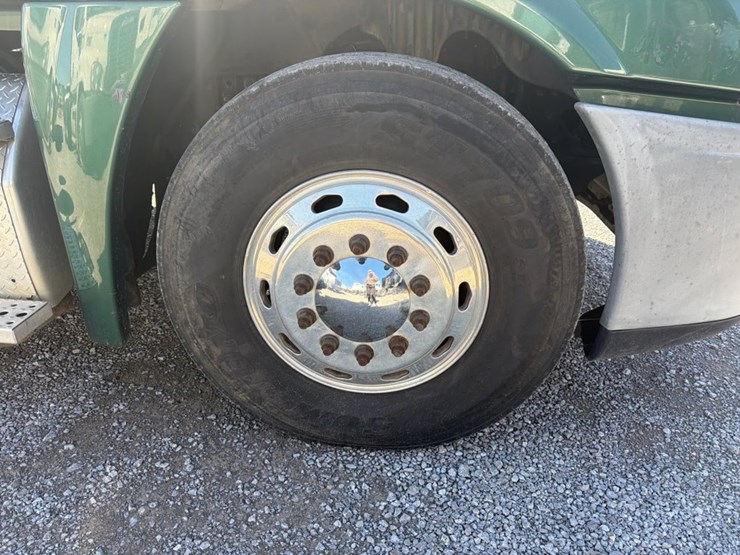 #31953-•-2013-freightliner-tandem-axle-truck-tractor-image-15