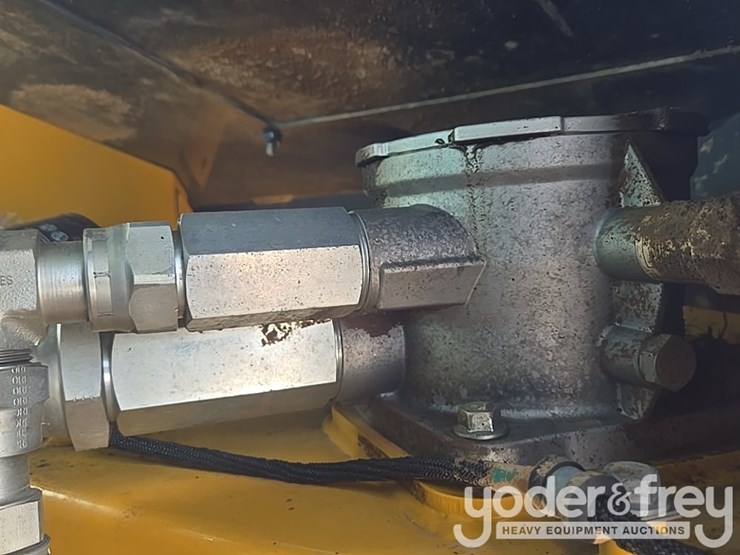 2022-deere-260e-image-49