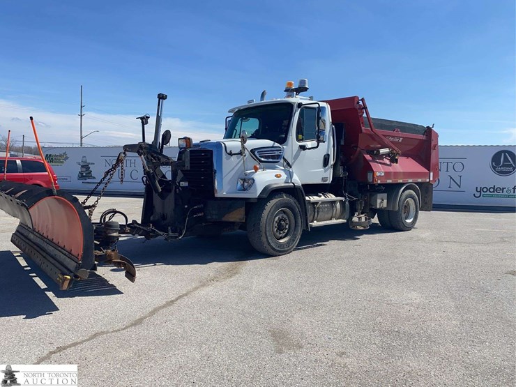 2016-freightliner-108sd-image-1