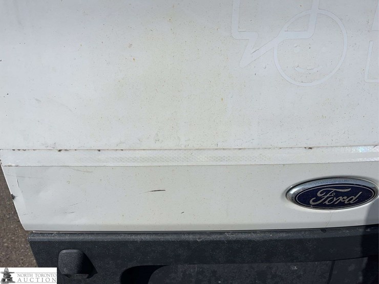 2016-ford-transit-image-24