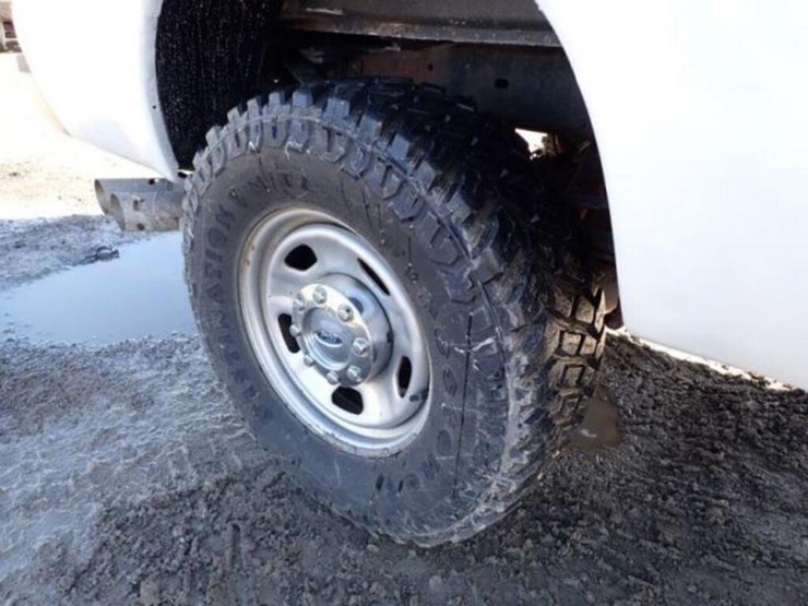 2016-ford-f350-xlt-image-35