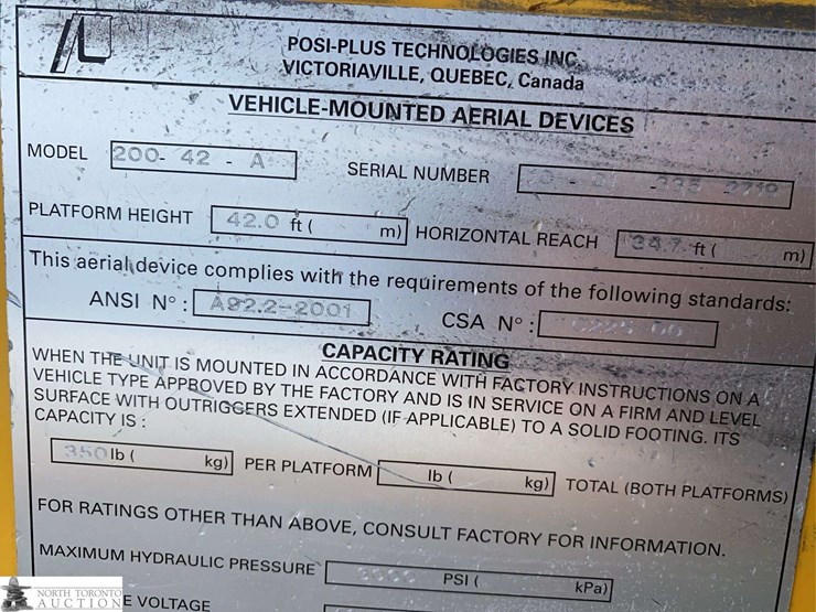 2010-freightliner-m2-106-image-39