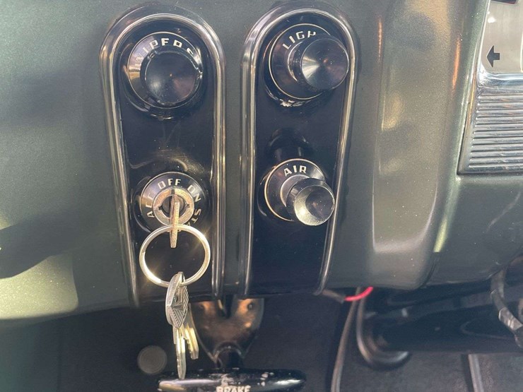 1953-ford-customline-sedan-image-51