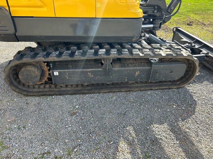 2024-new-holland-e57c-image-16