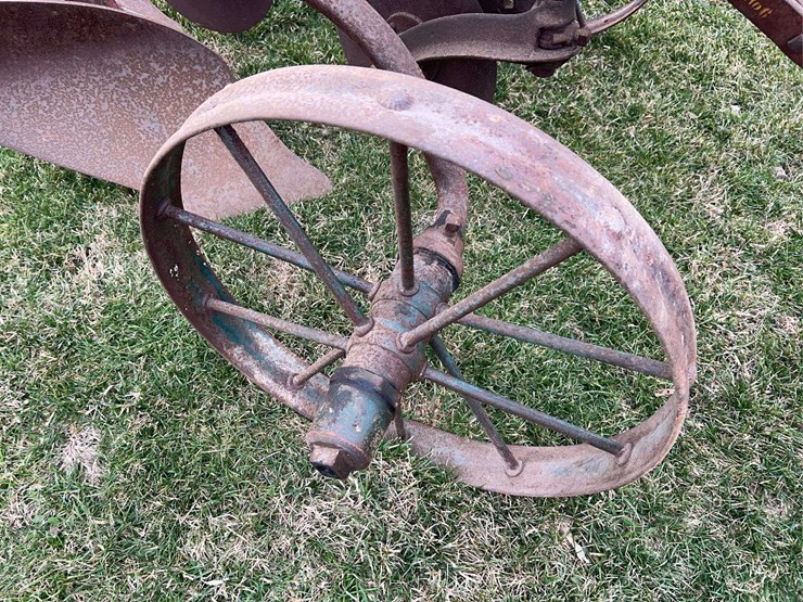 oliver-no.-100-plow-image-19