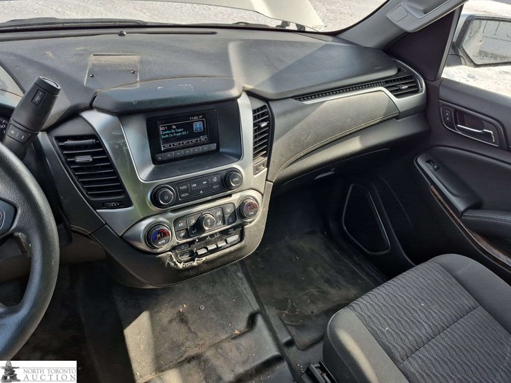 2017-chevrolet-tahoe-image-13