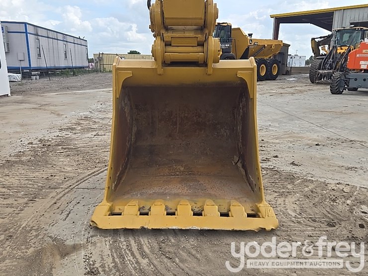 2019-caterpillar-336-image-29