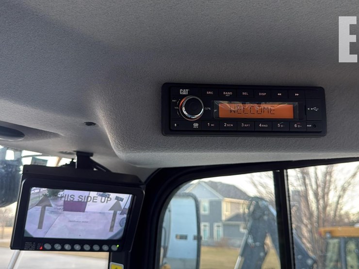 caterpillar-910-image-13